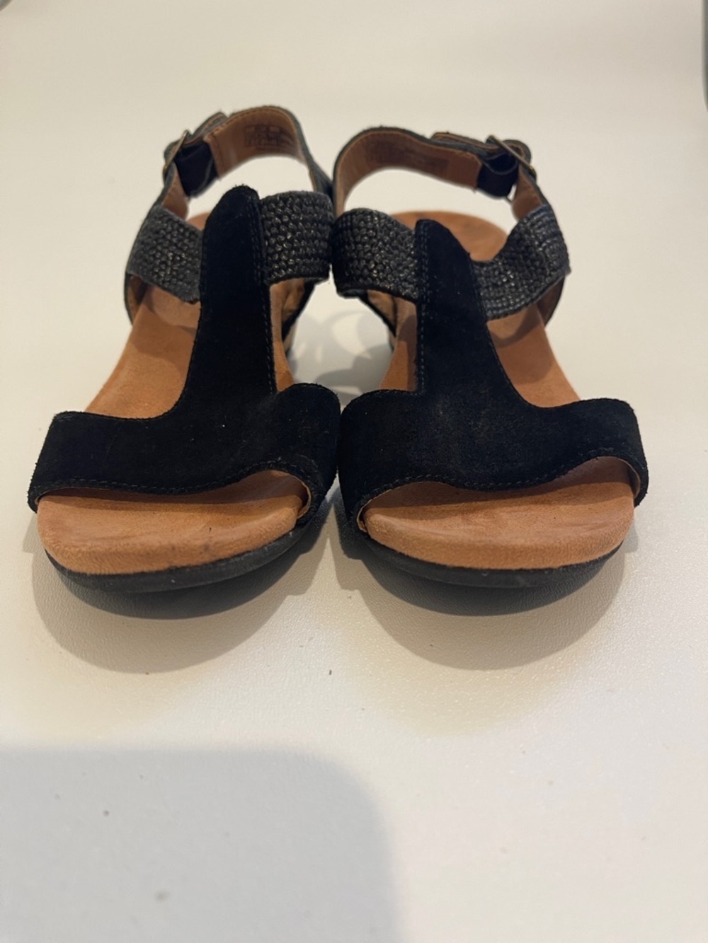 Vionic Black Kaytie T-Strap Wedge Sandals
